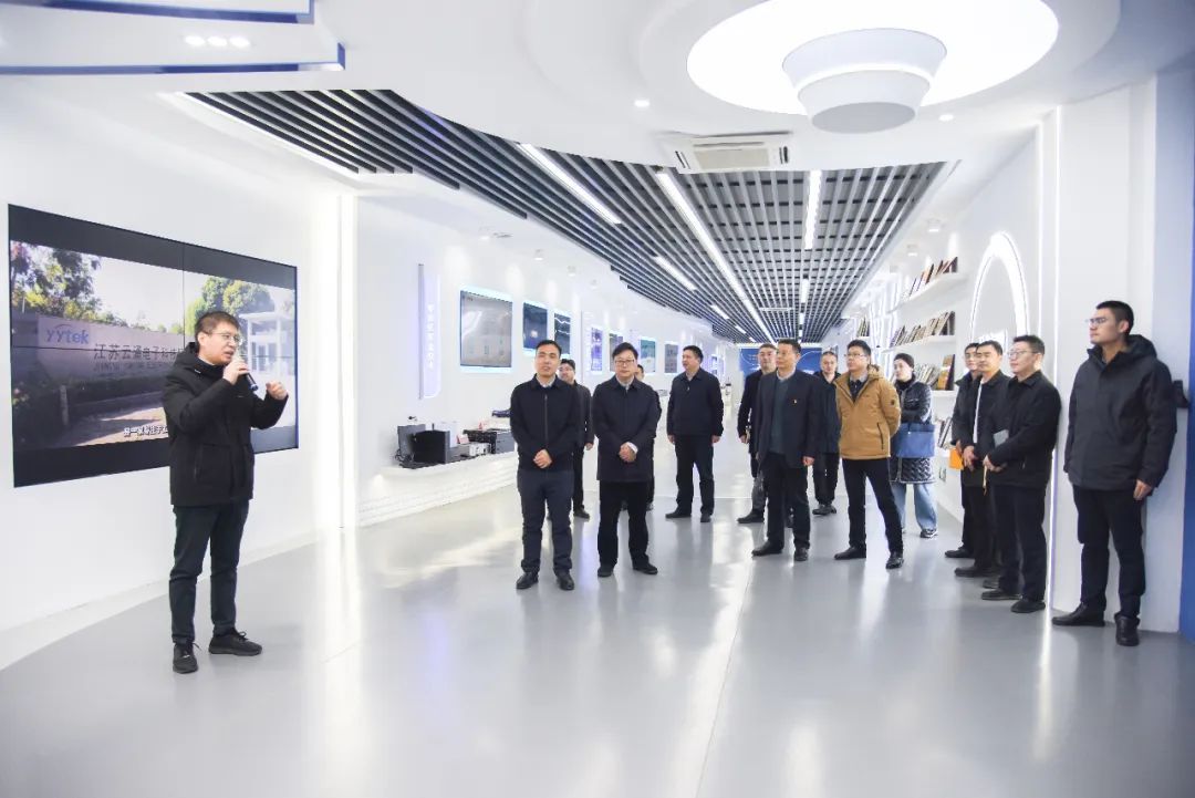 海陵区电子信息产业服务专班莅临熊猫体育开展企业行活动